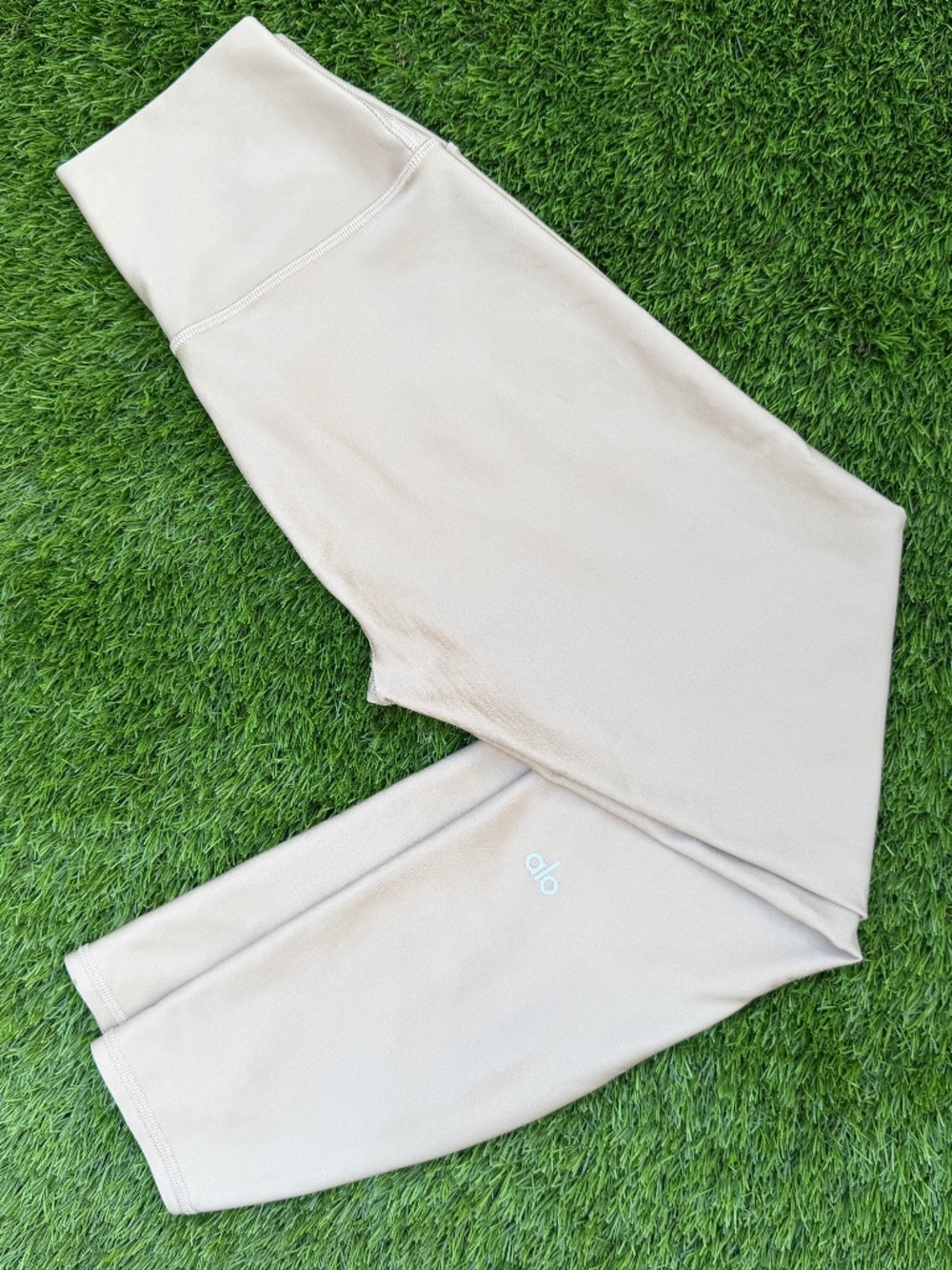 Alo Yoga Airlift High-Waist Leggings – Taupe Nude Beige – Small